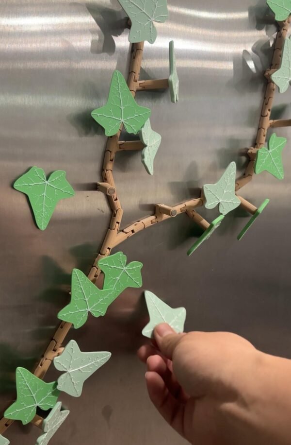 3D Printed English Ivy Fridge Magnet – Realistic Faux Plant Decor for Home, Office, Dorm | Cute Greenery Gift – No Water Needed